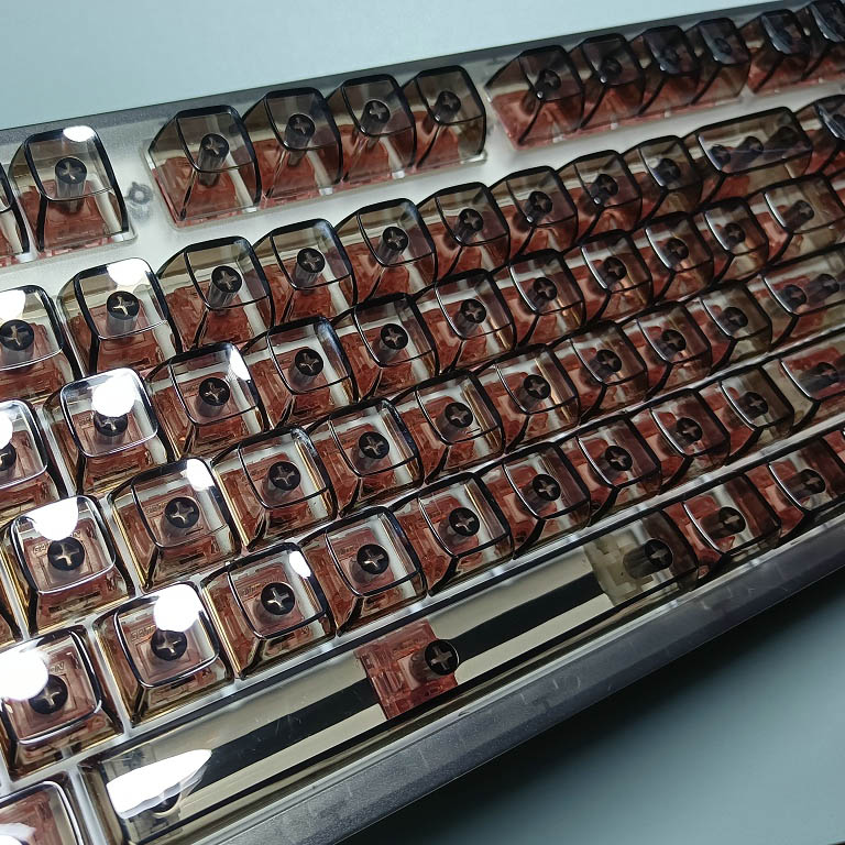 132 Keys Crystal Transparent K - Keyboard Gaming Black recension och pris